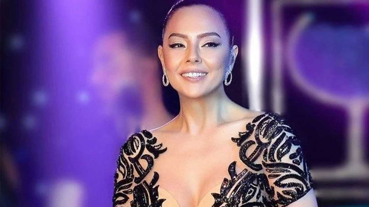 Ebru Gündeş’ten Sahneye Damga Vuran İtiraf 3 Ebru Gundesten Sahneye Damga Vuran Itiraf 4