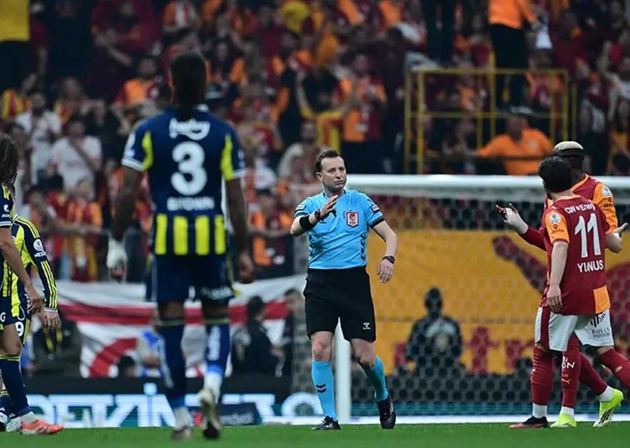 Fenerbahçe’ye Ağır Darbe! Galatasaray Derbiyi Farklı Kazandı 9 Fenerbahceye Agir Darbe Galatasaray Derbiyi Farkli Kazandi 10