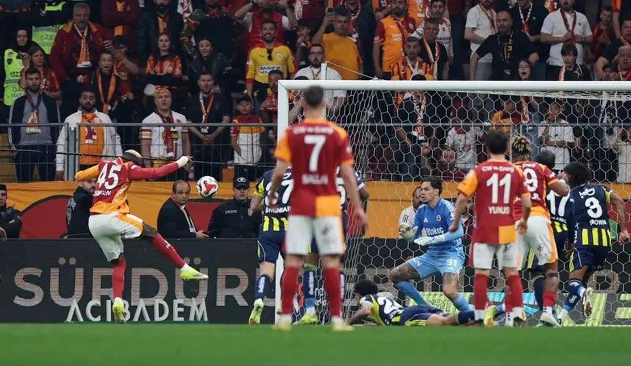 Fenerbahçe’ye Ağır Darbe! Galatasaray Derbiyi Farklı Kazandı 7 Fenerbahceye Agir Darbe Galatasaray Derbiyi Farkli Kazandi 8