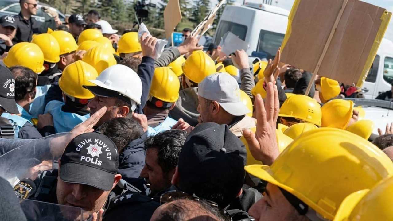 Maden İşçilerinin Alacakları Ödendi, Eylem Sona Erdi 1 Maden Iscilerinin Alacaklari Odendi Eylem Sona Erdi 2