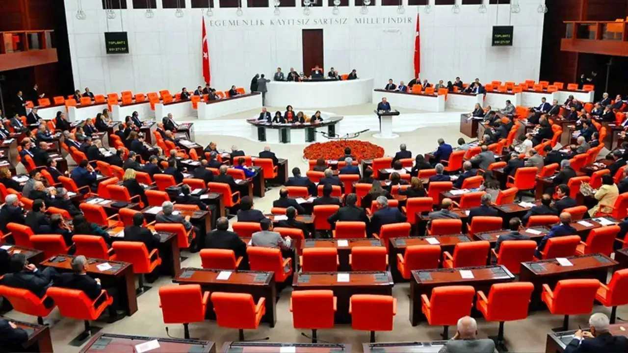 Meclis’te Bayram Coşkusu, Gündemde Kritik Kararlar 2 Mecliste Bayram Coskusu Gundemde Kritik Kararlar 3