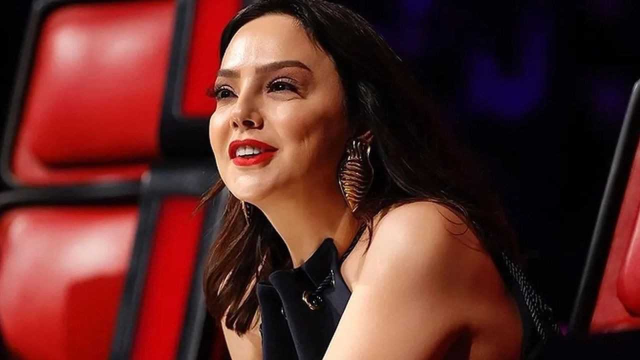 Sahnede Acikladi Ebru Gundesten Estetik Bombasi 3
