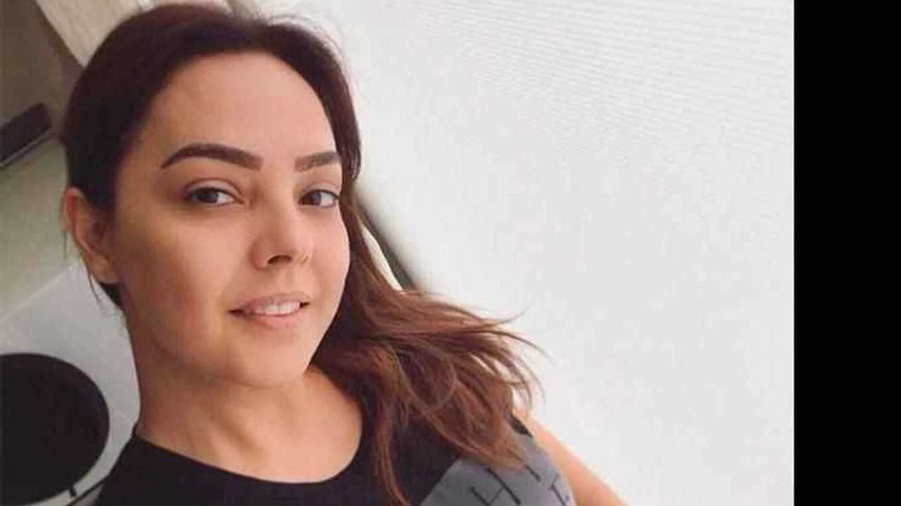 Sahnede Acikladi Ebru Gundesten Estetik Bombasi 7