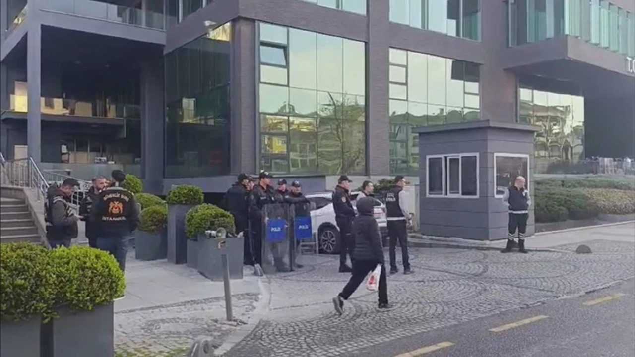 Üsküdar Belediyesi'nde Şok Operasyon: Gözaltılar Var 1 Uskudarda Renk Kodlu Ruhsat Iddiasi 20 Gozalti 2