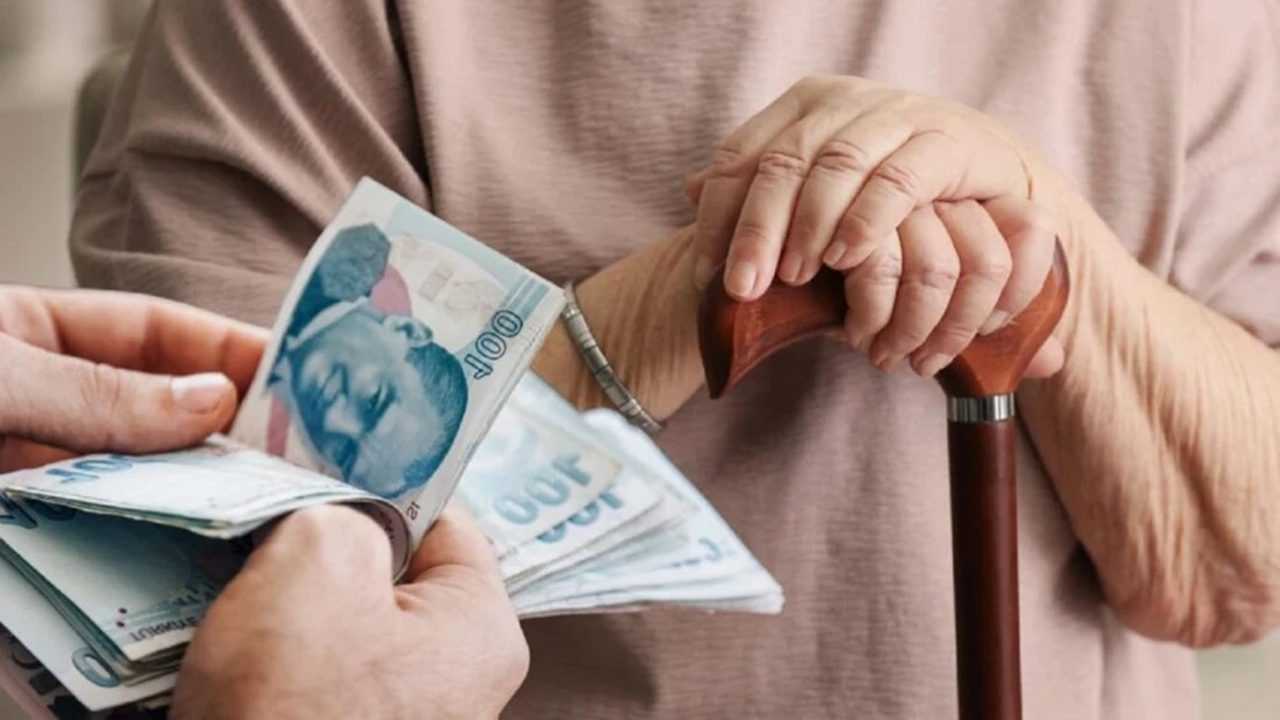 17 Milyon Emekliye Müjde: Ödemeler Bugün Başladı 1 17 Milyon Emekliye Mujde Odemeler Bugun Basladi 2