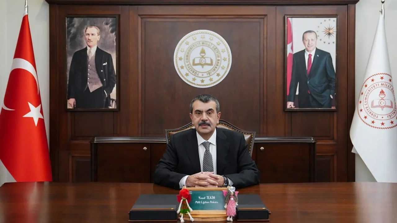 Bakan Tekin Dugmeye Basti Okullarda Sistem Degisiyor 3