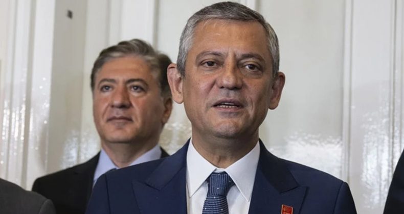 CHP’de Sarsıcı Gece: Genel Başkanlık Mührü Emanete Bırakıldı