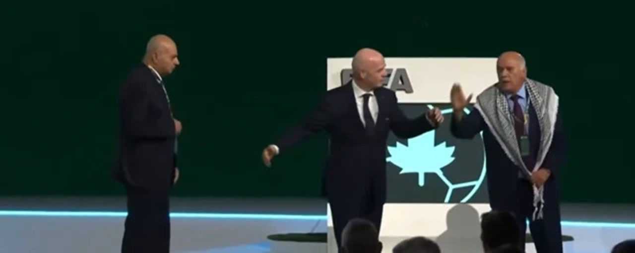 El Sıkışma Krizi FIFA Kongresine Damga Vurdu 2 El Sikisma Krizi FIFA Kongresine Damga Vurdu 3