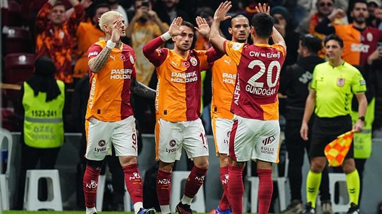 Galatasaray Taraftarına Müjde: Torreira Kalıyor 3 Galatasaray Taraftarina Mujde Torreira Kaliyor 4