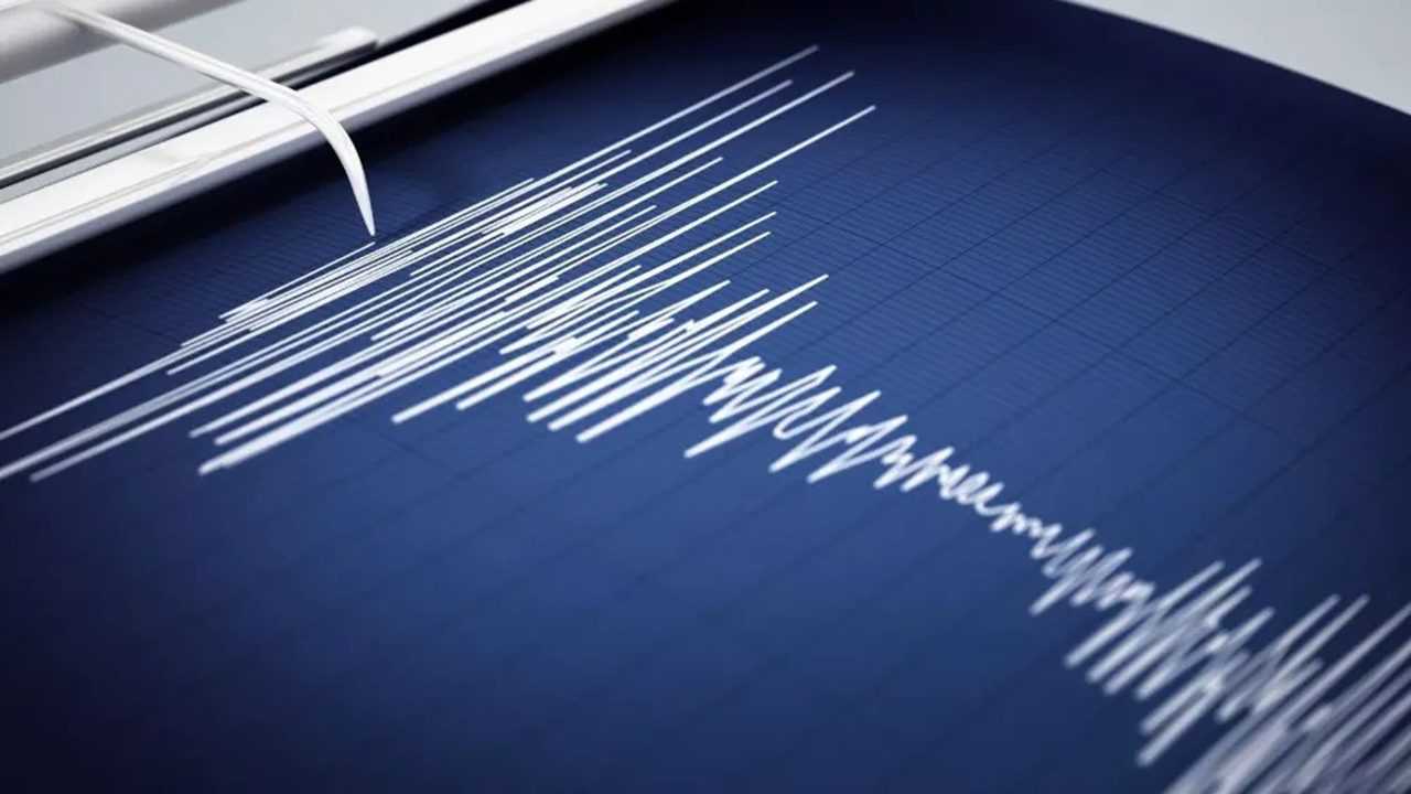 İran’da Peş Peşe Depremler Endişe Yarattı 4 Iranda Pes Pese Depremler Endise Yaratti 5
