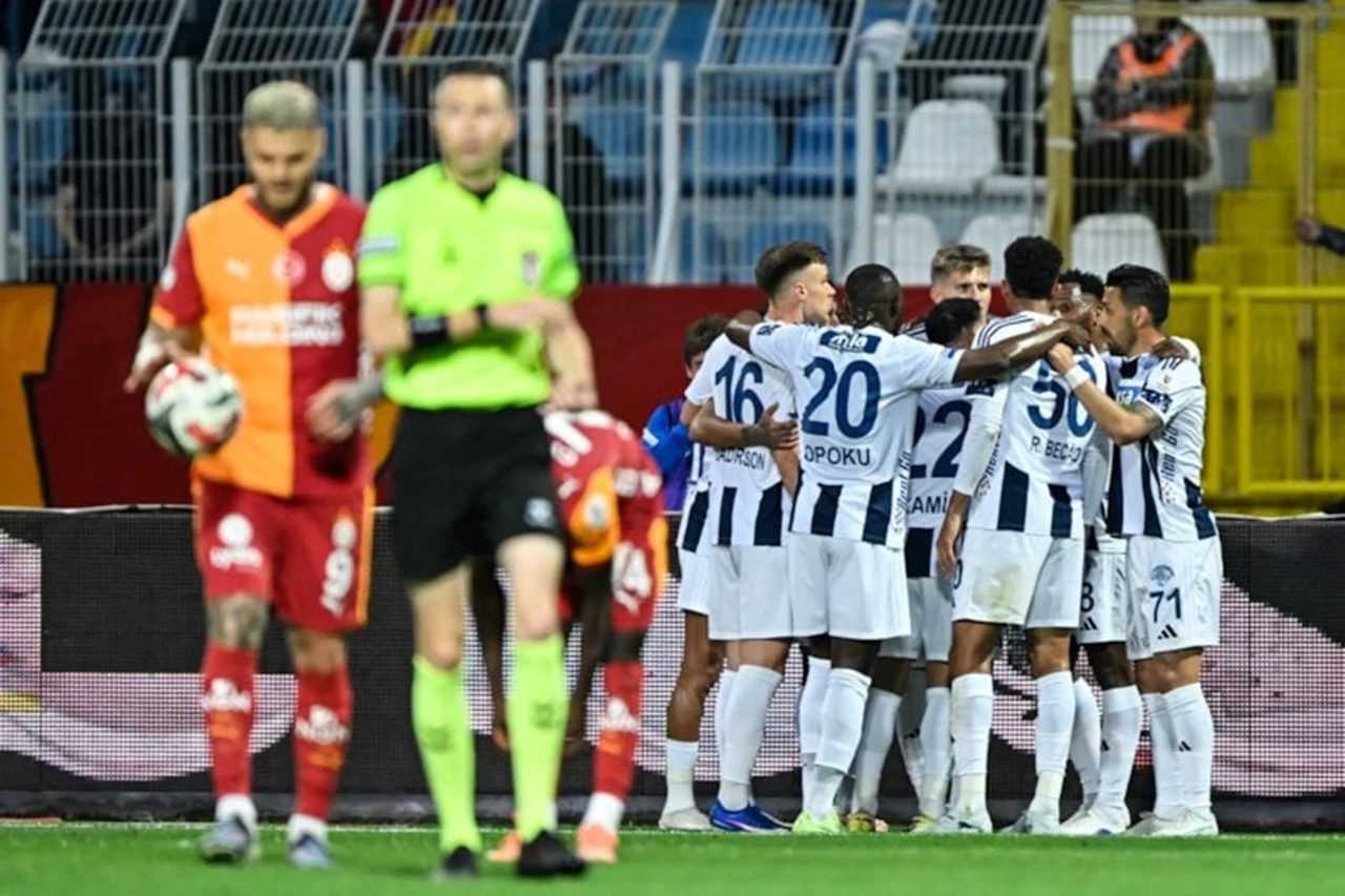 Kasımpaşa’dan Dev Zafer! Galatasaray Son Haftada Yıkıldı 1 Kasimpasadan Dev Zafer Galatasaray Son Haftada Yikildi 2