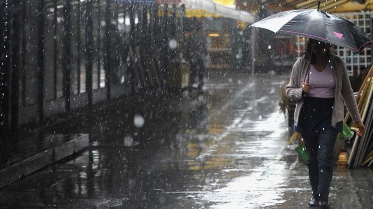 Kuvvetli Saganak Geliyor Ulke Genelinde Sari Kodlu Tehlike 2