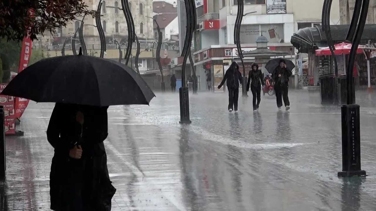 Meteoroloji Uyardı: Kuvvetli Yağış ve Fırtına Geliyor 1 Meteoroloji Uyardi Kuvvetli Yagis ve Firtina Geliyor 2