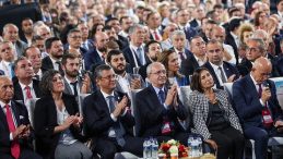 Özgür Özel Dönemi Yargıya Takıldı: CHP’de Yönetim Değişiyor