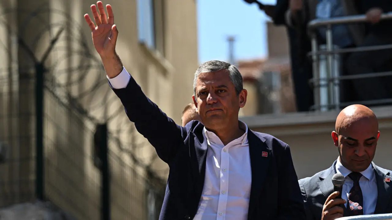 Ozgur Ozelin Yaninda Yer Alan Isimler Belli Oldu 4