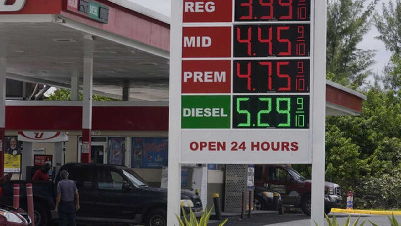 Petrol Fırtınası: ABD’de Yakıt Fiyatları 4 Yılın Zirvesinde 1 Petrol Firtinasi ABDde Yakit Fiyatlari 4 Yilin Zirvesinde 2