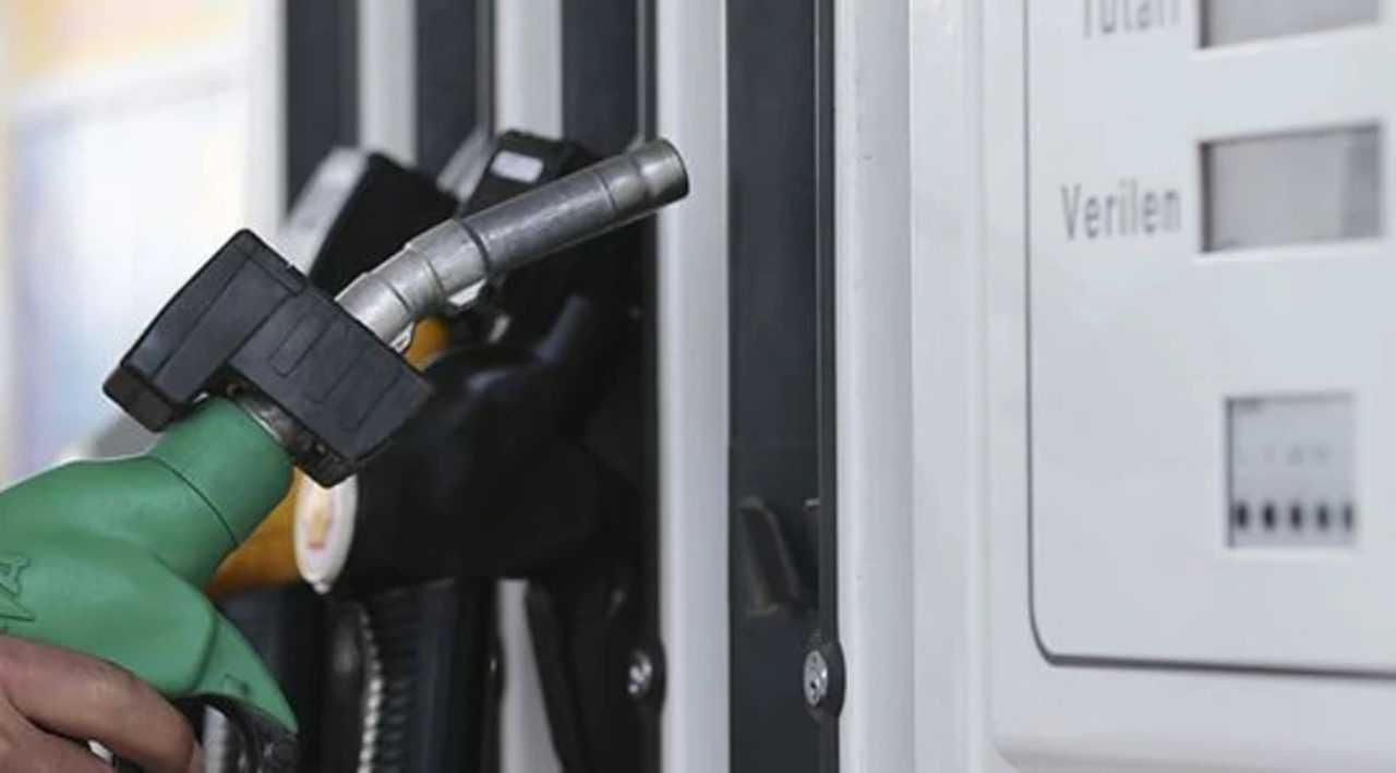 Petrol Fiyatlarındaki Sert Hareket Akaryakıta Yansıdı 2 Petrol Fiyatlarindaki Sert Hareket Akaryakita Yansidi 2