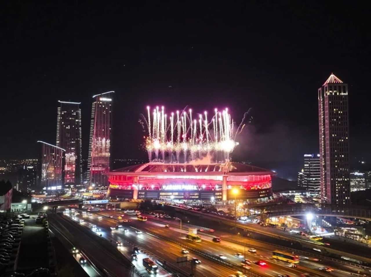 Sonsuz Coşku: RAMS Park’ta Galatasaray’dan Tarihi Gece 10 Sonsuz Cosku RAMS Parkta Galatasaraydan Tarihi Gece 11