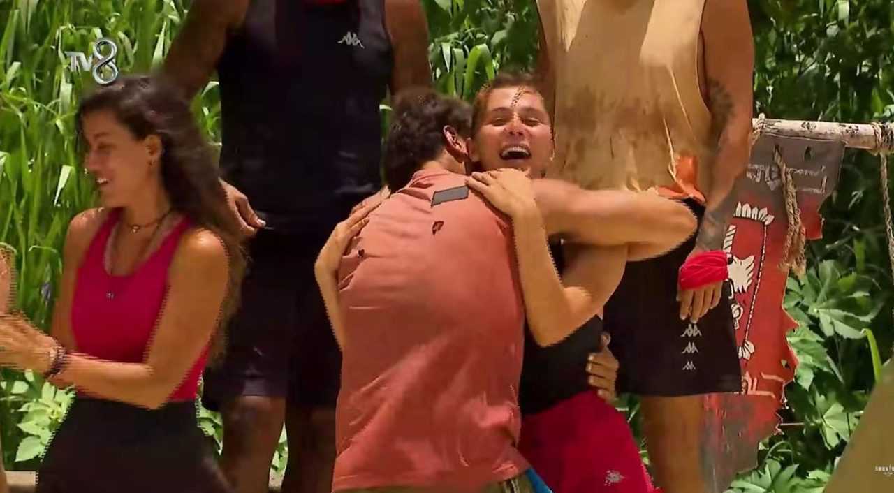 Survivor’da Aşk Rüzgarı Esti! Nefise’nin Cevabı Şaşırttı 1 Survivorda Ask Ruzgari Esti Nefisenin Cevabi Sasirtti 2