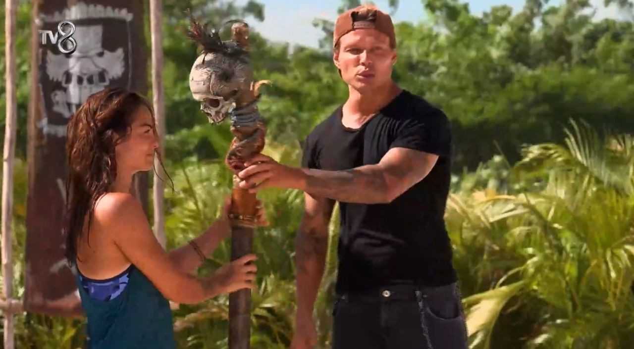 Survivor'da: Barış Gitti, Beyza Parladı, Mavi Takım Kazandı 9 Survivorda Baris Gitti Beyza Parladi Mavi Takim Kazandi 10