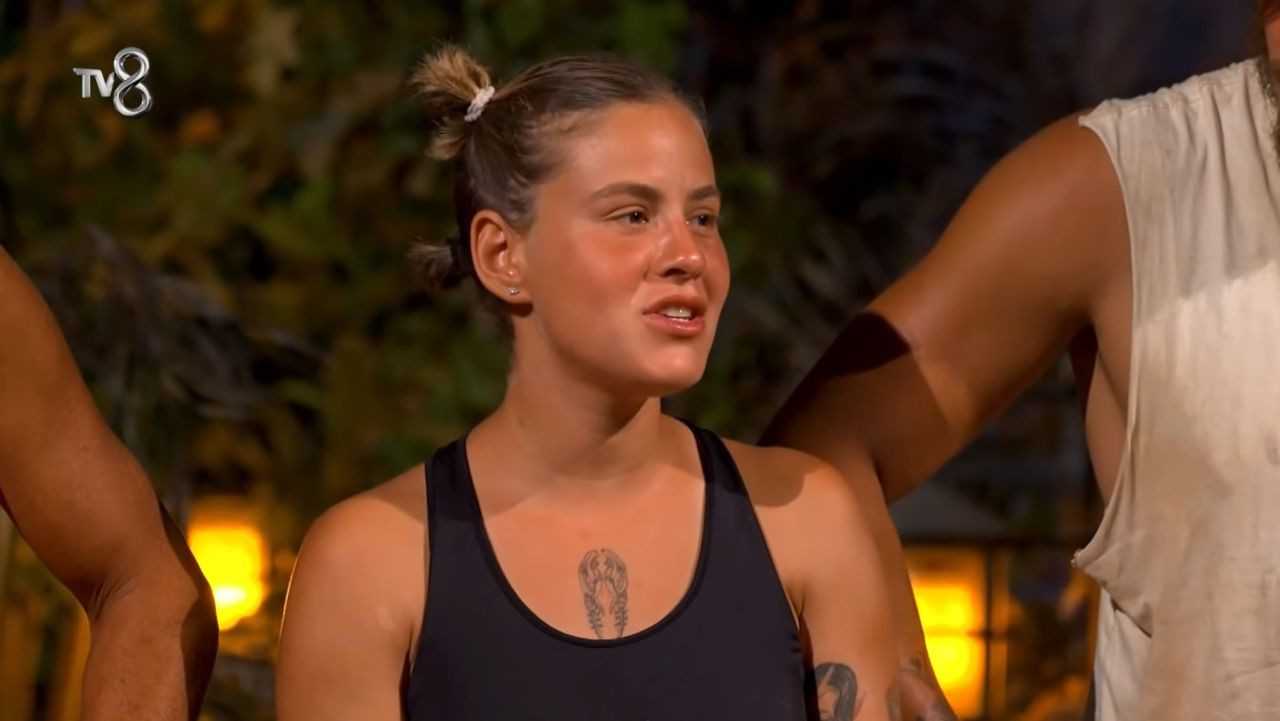 Survivor'da: Barış Gitti, Beyza Parladı, Mavi Takım Kazandı 13 Survivorda Baris Gitti Beyza Parladi Mavi Takim Kazandi 14