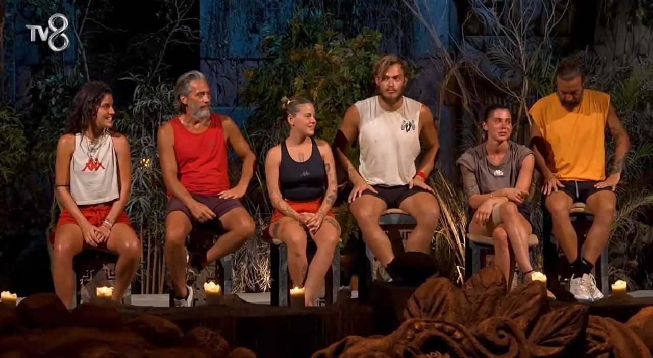Survivor'da: Barış Gitti, Beyza Parladı, Mavi Takım Kazandı 14 Survivorda Baris Gitti Beyza Parladi Mavi Takim Kazandi 15