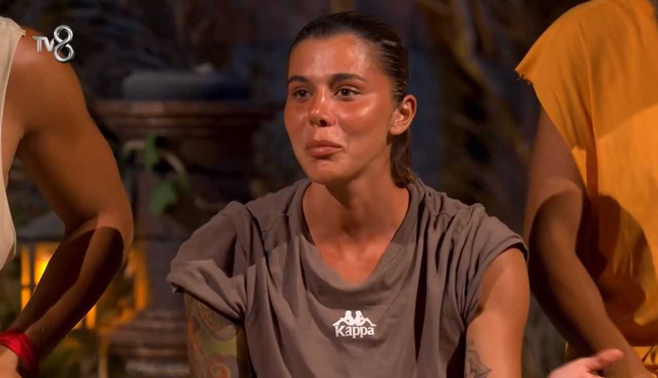 Survivor'da: Barış Gitti, Beyza Parladı, Mavi Takım Kazandı 15 Survivorda Baris Gitti Beyza Parladi Mavi Takim Kazandi 16