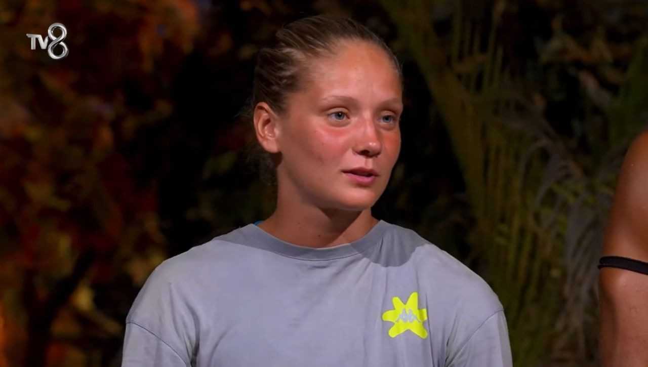 Survivor'da: Barış Gitti, Beyza Parladı, Mavi Takım Kazandı 17 Survivorda Baris Gitti Beyza Parladi Mavi Takim Kazandi 18