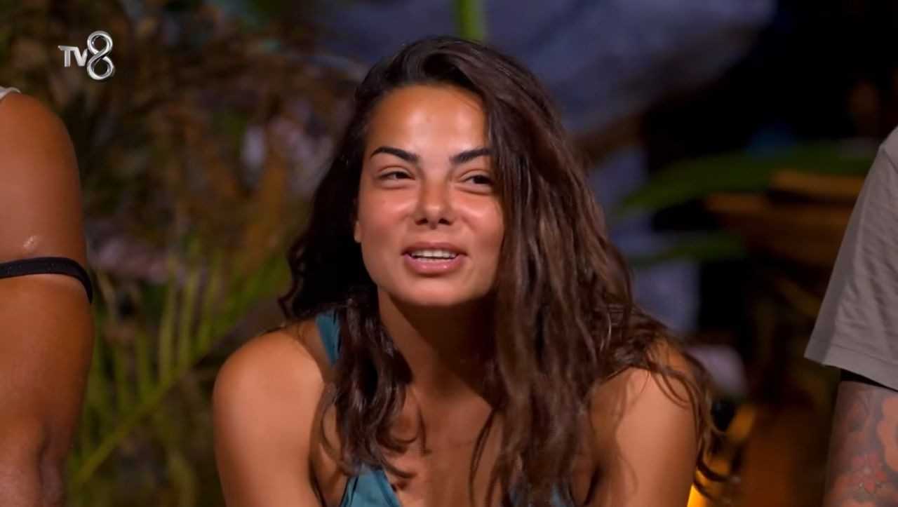 Survivor'da: Barış Gitti, Beyza Parladı, Mavi Takım Kazandı 19 Survivorda Baris Gitti Beyza Parladi Mavi Takim Kazandi 20