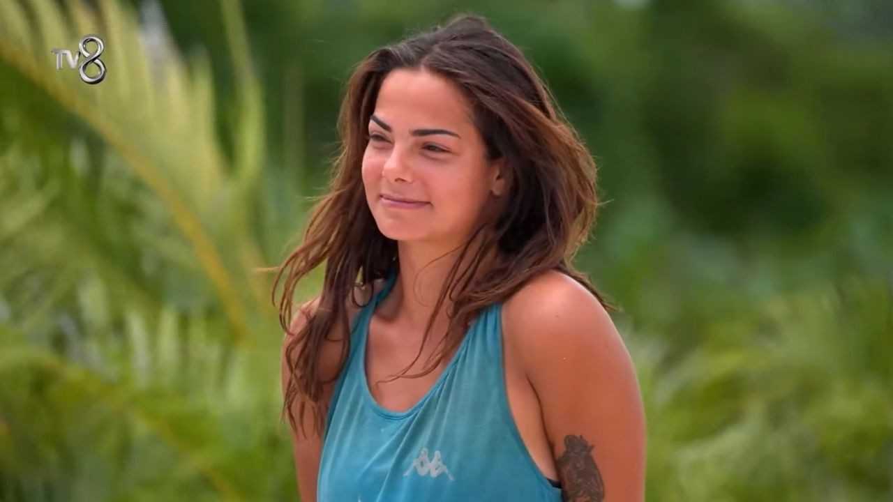 Survivor'da: Barış Gitti, Beyza Parladı, Mavi Takım Kazandı 5 Survivorda Baris Gitti Beyza Parladi Mavi Takim Kazandi 6