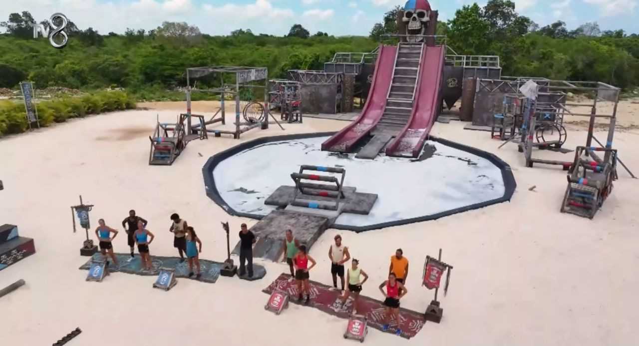 Survivor'da: Barış Gitti, Beyza Parladı, Mavi Takım Kazandı 6 Survivorda Baris Gitti Beyza Parladi Mavi Takim Kazandi 7