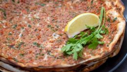 Tatil Bölgelerinde Fiyat Şoku: Lahmacun 1450 TL’ye Dayandı