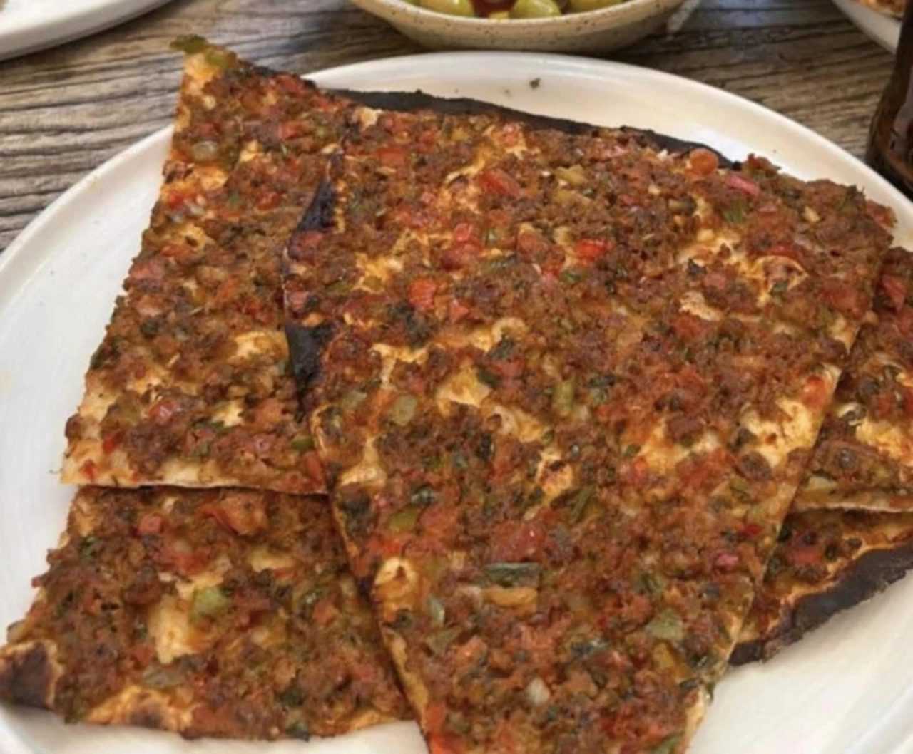 Tatil Bölgelerinde Fiyat Şoku: Lahmacun 1450 TL’ye Dayandı 2 Tatil Bolgelerinde Fiyat Soku Lahmacun 1450 TLye Dayandi 3