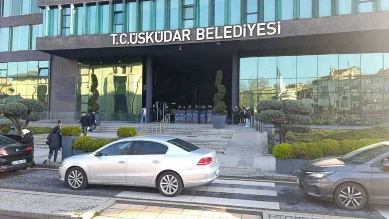 Üsküdar Belediyesi’ne Şafak Operasyonu: Gözaltılar Var 2 Uskudar Belediyesine Safak Operasyonu Gozaltilar Var 3