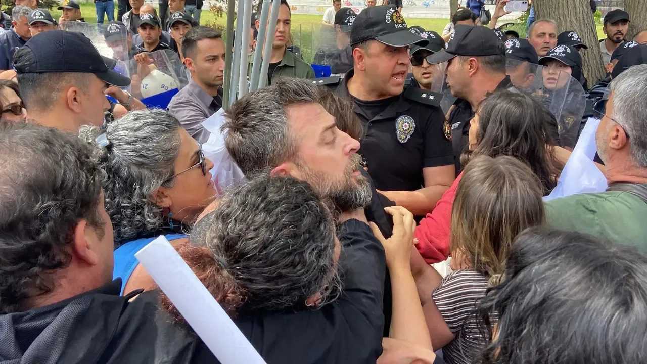 Ankarada Ogretmenlere Mudahale 41 Gozalti 4