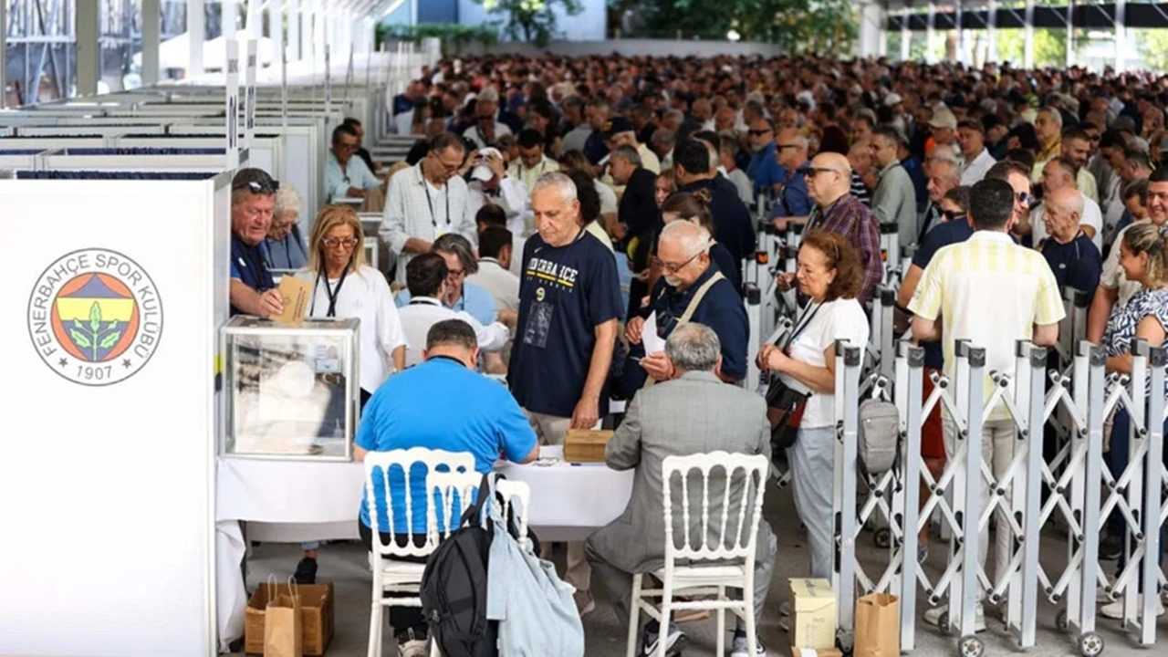 Baskanlik Yarisi Kizisti Fenerbahcede Oylar Kullaniliyor 1