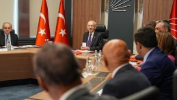 CHP’de Kritik Gün: Yönetim ve Kurultay Aynı Anda Masada