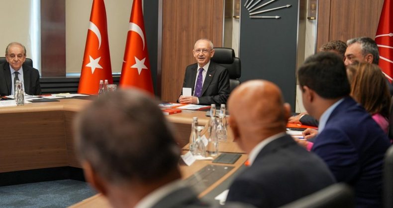 CHP’de Kritik Gün: Yönetim ve Kurultay Aynı Anda Masada