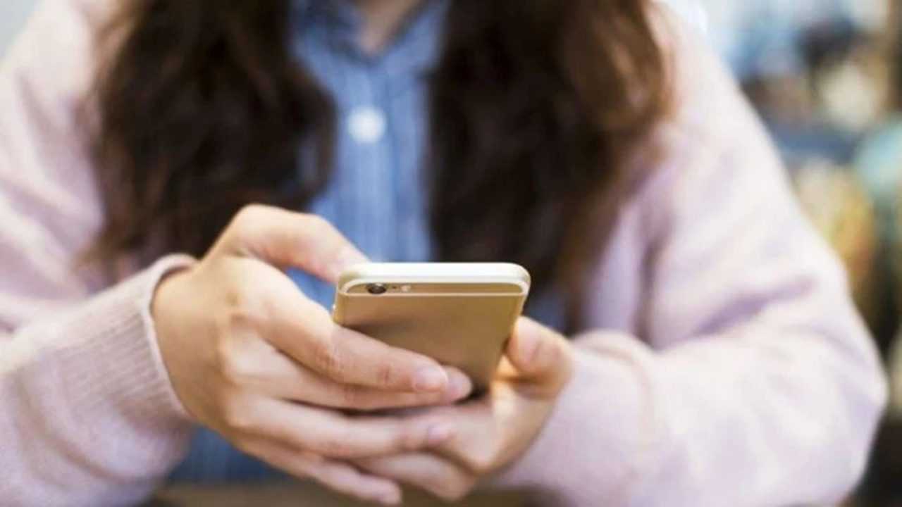 Derslerde Telefon Devri Kapaniyor Hukumetten Tarihi Adim 3