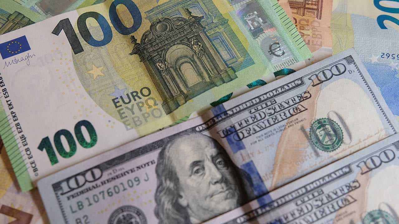 Dolar Rekor Seviyelere Yaklaşırken Euro'da Düşüş 2 Dolar Rekor Seviyelere Yaklasirken Euroda Dusus 3