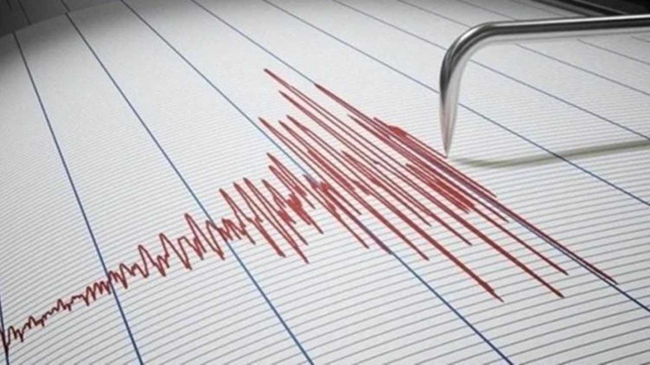 Ege Sallandı! Midilli Açıklarında 3.5 Büyüklüğünde Deprem 2 Ege Sallandi Midilli Aciklarinda 3.5 Buyuklugunde Deprem 3