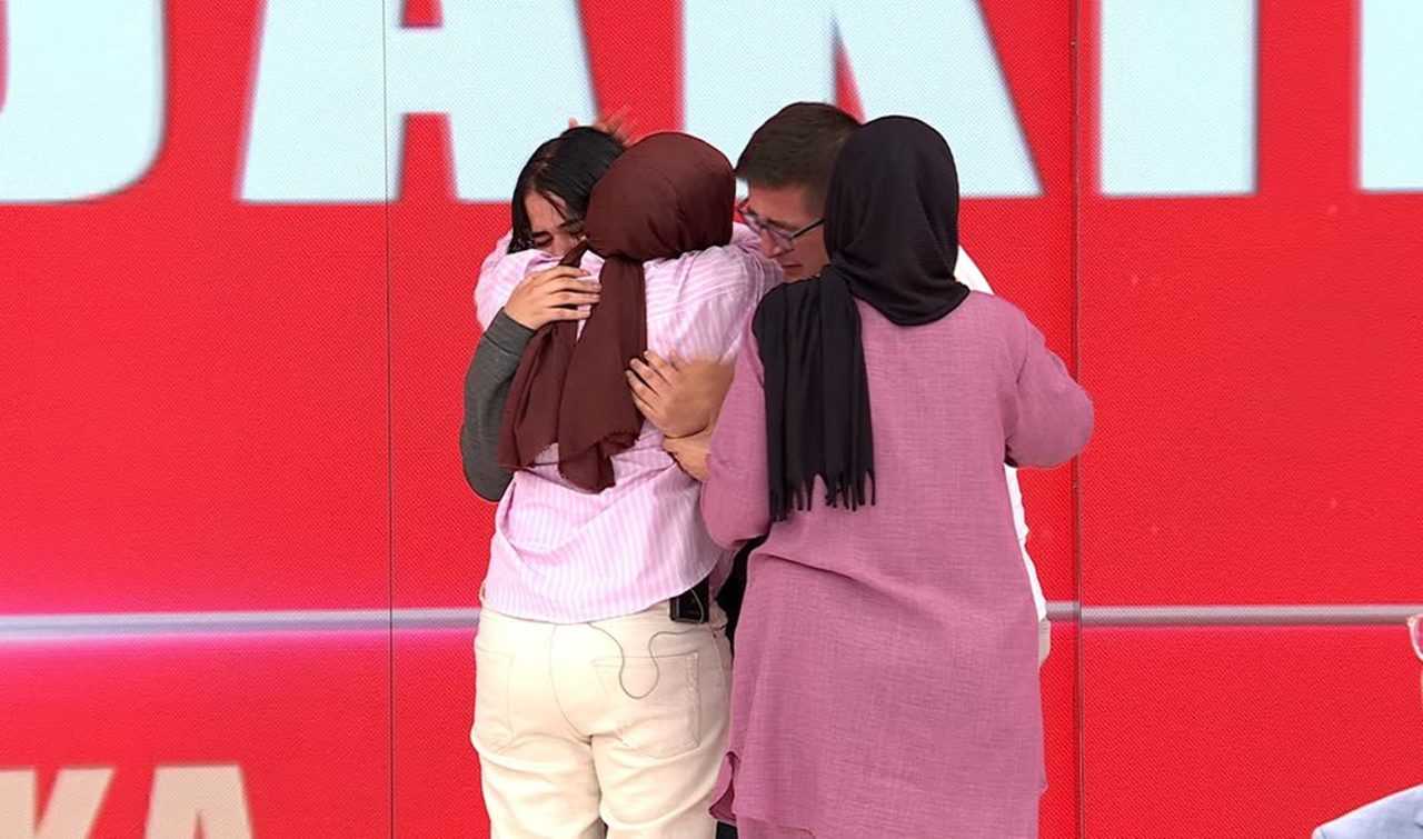 Müge Anlı İle Tatlı Sert'te Canlı Yayın da Gerilim Yaşandı 2 Muge Anli Ile Tatli Sertte Canli Yayin da Gerilim Yasandi 3