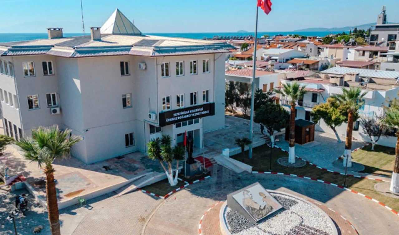 Seferihisar’da Şok Baskın: Belediye Yönetimine Operasyon 2 Seferihisarda Sok Baskin Belediye Yonetimine Operasyon 3