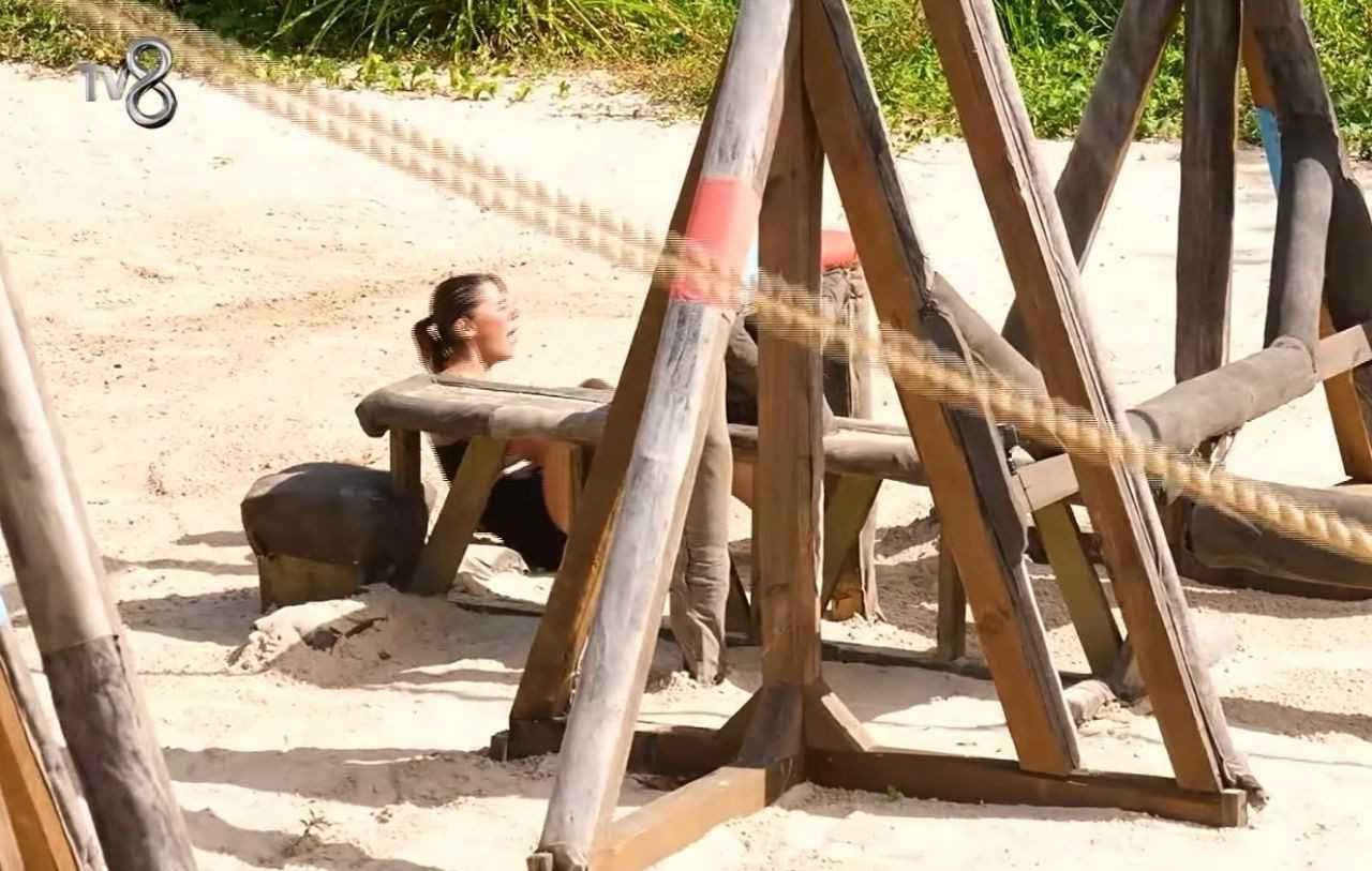Survivor'da Gerilim Zirveye Ulaştı 9 Survivorda Gerilim Zirveye Ulasti 10