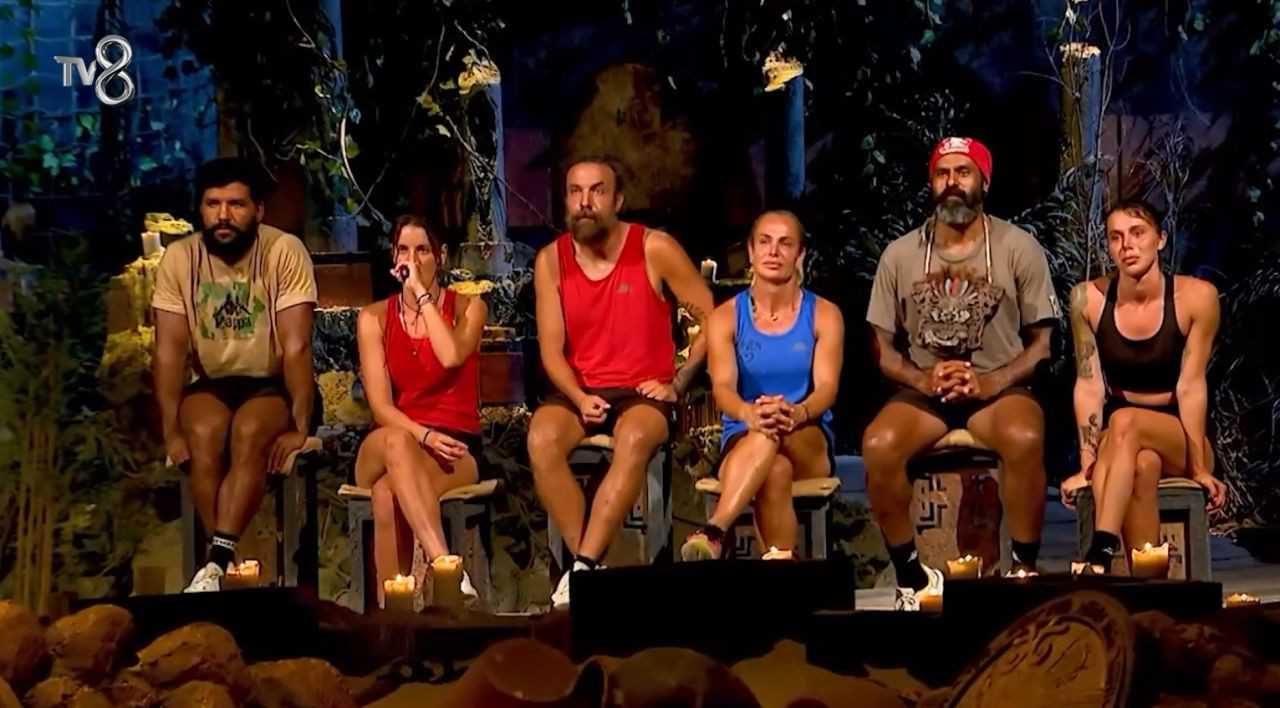 Survivor'da Gerilim Zirveye Ulaştı 13 Survivorda Gerilim Zirveye Ulasti 14