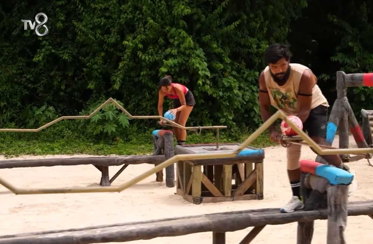 Survivor'da Gerilim Zirveye Ulaştı 5 Survivorda Gerilim Zirveye Ulasti 6