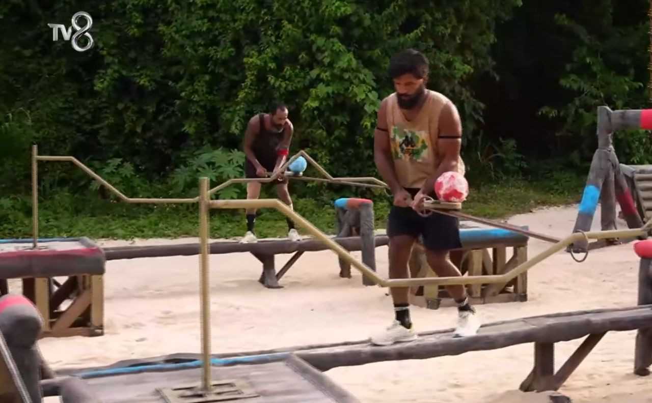 Survivor'da Gerilim Zirveye Ulaştı 7 Survivorda Gerilim Zirveye Ulasti 8