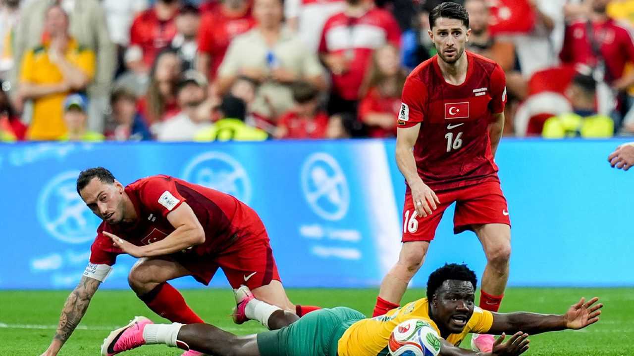 Top Bizde, Gol Rakipte: Türkiye Avustralya’ya Takıldı 4 Top Bizde Gol Rakipte Turkiye Avustralyaya Takildi 5