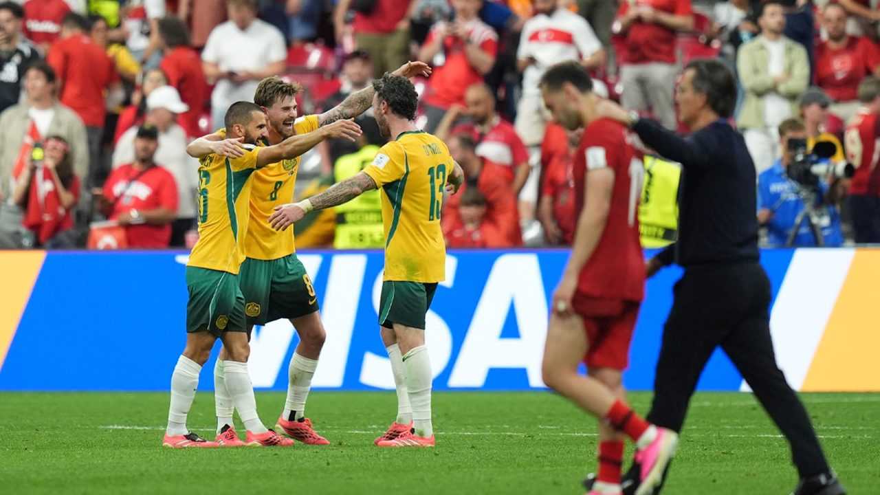Top Bizde, Gol Rakipte: Türkiye Avustralya’ya Takıldı 5 Top Bizde Gol Rakipte Turkiye Avustralyaya Takildi 7