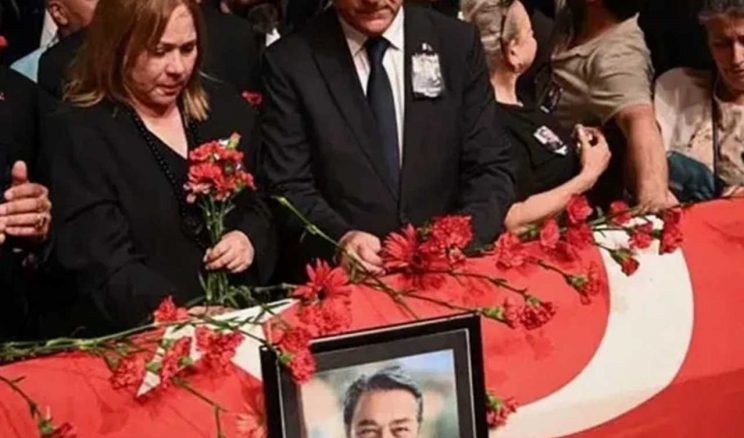 Yeşilçam’ın Efsanesi Kadir İnanır’a Hüzünlü Veda